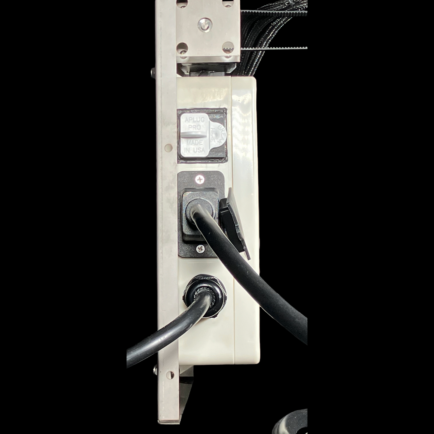 Thermostat/Dimming Integration Cord – NEMA 5-15P to C19 (12AWG, 3FT)