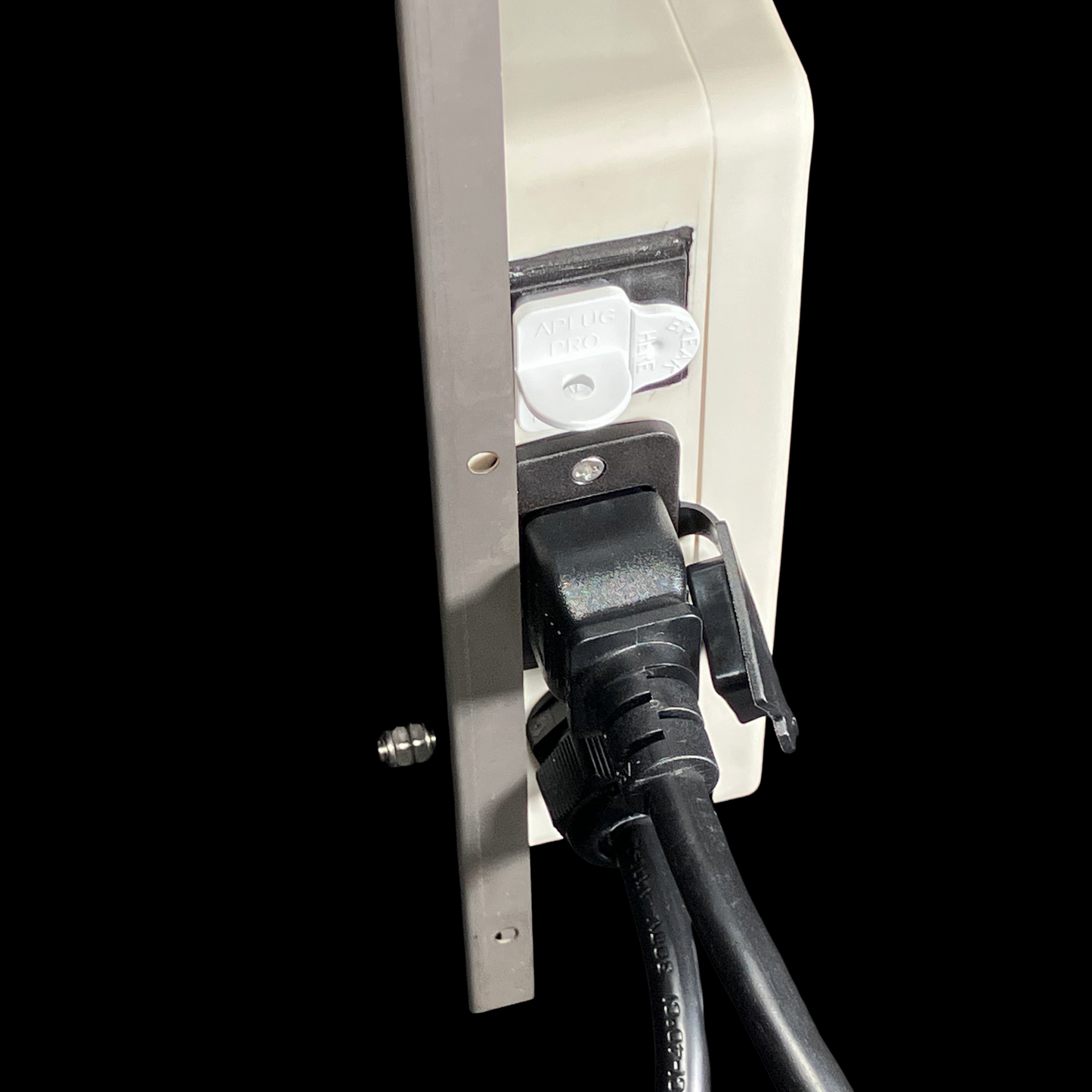 Thermostat/Dimming Integration Cord – NEMA 5-15P to C19 (12AWG, 3FT)